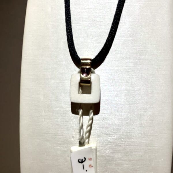 Guy Laroche Pendant Guy Laroche Pendant